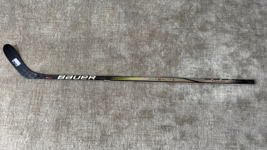Senior Bauer Vapor Hyperlite 2 Right Handed Hockey Stick P28 (New)