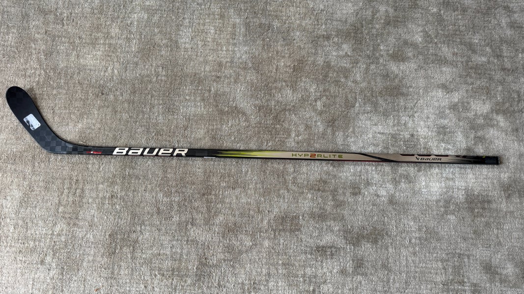 Senior Bauer Vapor Hyperlite 2 Right Handed Hockey Stick P28 (New)