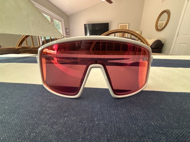 Unisex One Size Fits All Oakley Sutro Sunglasses (New)