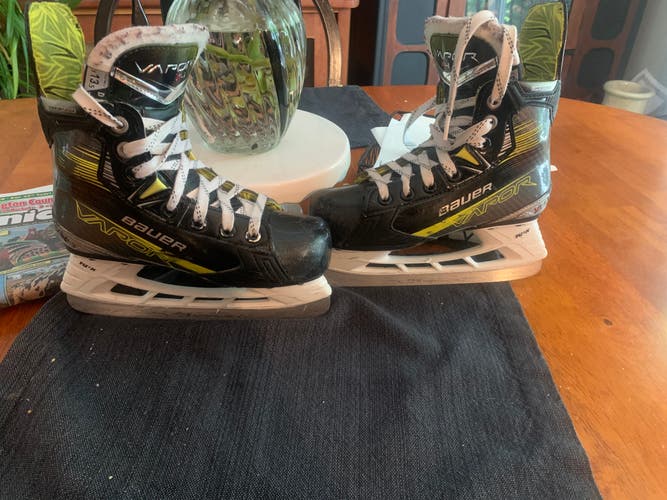2024 Bauer Vapor 4 Hockey Skates Wide Width 13.5 (Used)