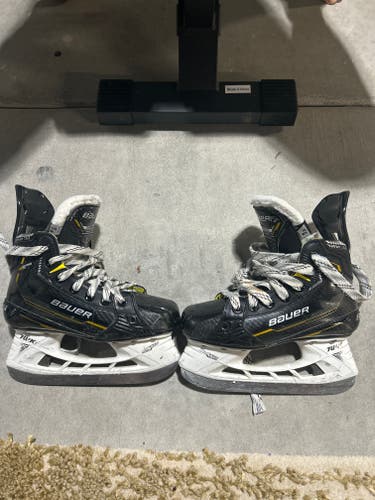 Bauer Supreme M5 Pro Hockey Skates Regular Width Size 1.5