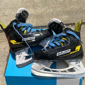 Bauer Supreme M4 Hockey Skates Extra Wide Width Size 2 (Used)