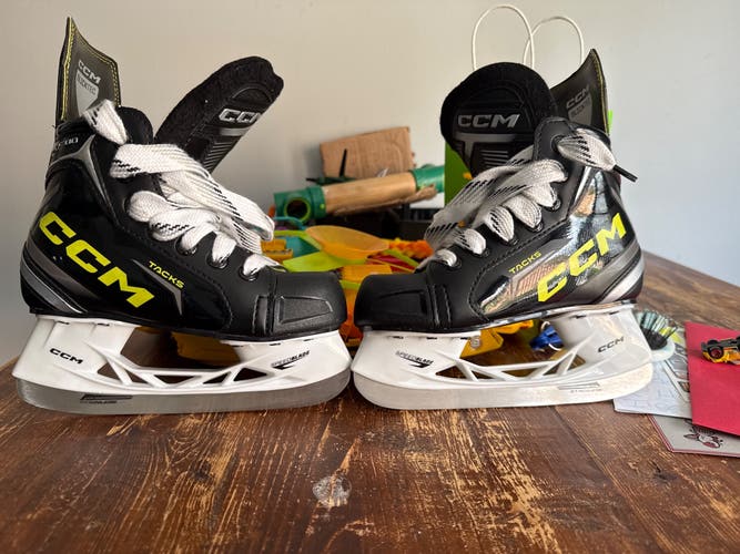 CCM Tacks XF 80 Hockey Skates 12 (Used)