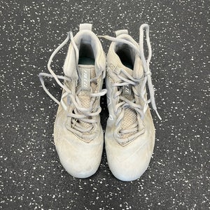 Used New Balance LAX Cleats Boys Grey Junior 04 11849-S000030820