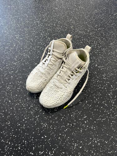 Used Under Armour LAX Cleats Mens White Senior 8 11849-S000030803