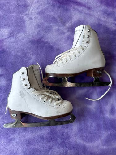 White Riedell Figure Skates Junior 1 (Used)