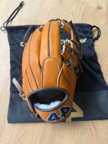 2025 44 Pro RH Infield Signature Series Baseball Glove 11.75" (Used)