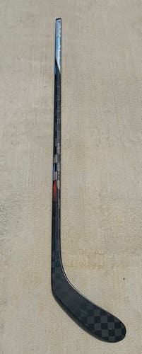 Intermediate Bauer Nexus Tracer Right Handed Hockey Stick P28 (Used)