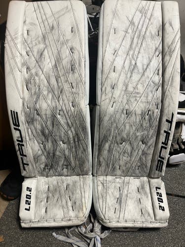 34" True L20.2 Goalie Leg Pads (Used)