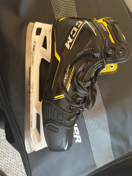 CCM Super Tacks 9380 Hockey Goalie Skates Extra Wide Width 9.5 (Used)