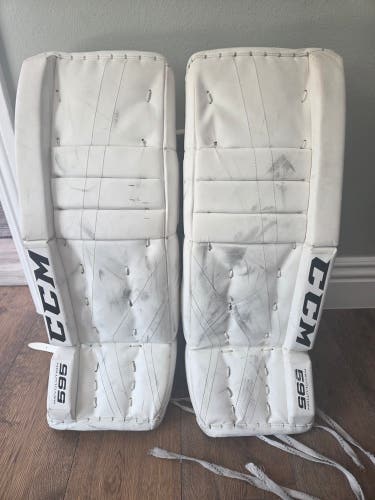 26" +1 CCM Revolution 595 Goalie Leg Pads (Used)