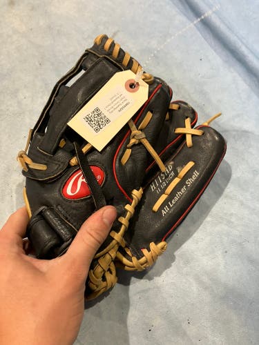 Black Rawlings Highlight Series RH Infield Baseball Glove 11.5" (Used)