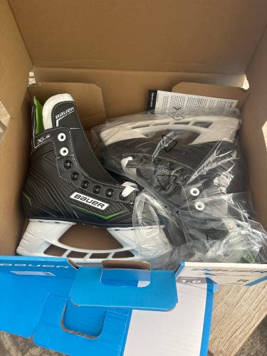 2024 Bauer XLS Hockey Skates Regular Width Size 1 (New)