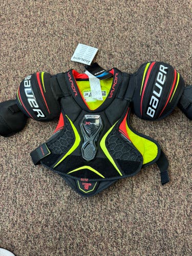 Medium Junior Bauer Vapor Shift Pro Shoulder Pads (New)