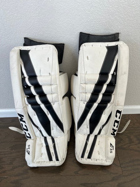 22"  CCM Extreme Flex E3.5 Goalie Leg Pads (Used)