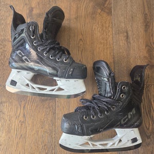 CCM Tacks XF Pro Hockey Skates Size junior 1.5 (Used)