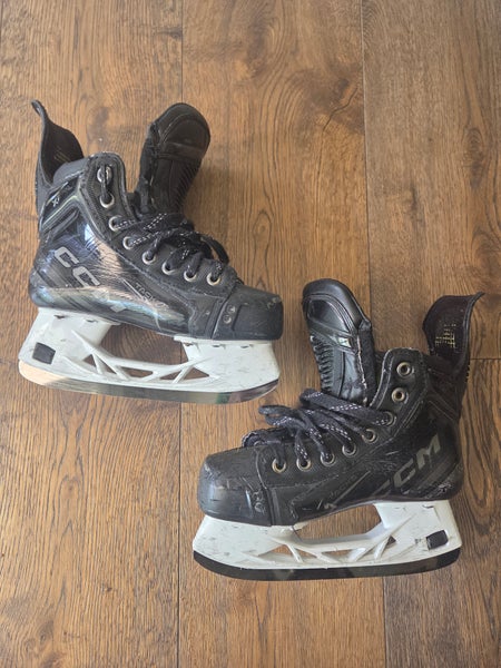 CCM Tacks XF Pro Hockey Skates Size junior 1.5 (Used)