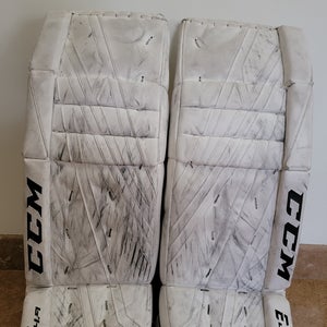 2023 31" CCM Extreme flex 4.9 Goalie Leg Pads (Used)