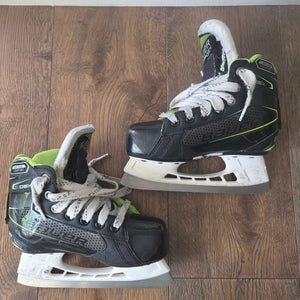 Bauer GSX Hockey Goalie Skates Regular Width youth 12.5 (Used)