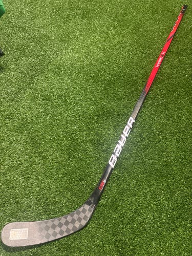 Senior Bauer Vapor X4 Hockey Stick Right Handed P92 (New) 77 FLEX