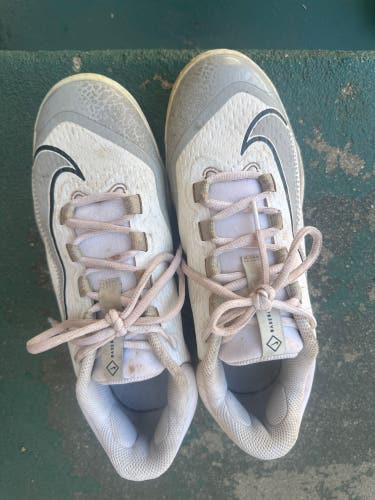 White Men's Size M 8.0 (W 9.0) Nike React Molded Cleats (Used)
