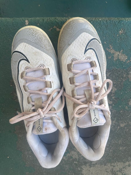 White Men's Size M 8.0 (W 9.0) Nike React Molded Cleats (Used)