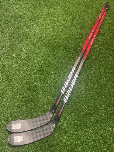 Senior Bauer Vapor X4 Hockey Stick 70 Flex Right Handed P28 (New) 2PACK