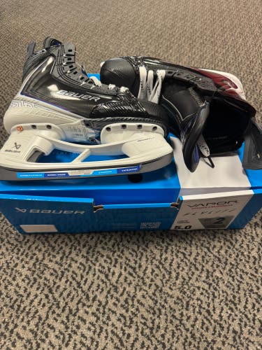 Bauer Vapor Flylite Hockey Skates Size 5 (New)
