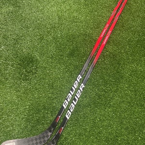 Senior Bauer Vapor X4 Hockey Stick 70 Flex Right Handed P28 (New) 2PACK