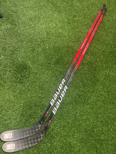 Senior Bauer Vapor X4 Hockey Stick 70 Flex Right Handed P28 (New) 2PACK