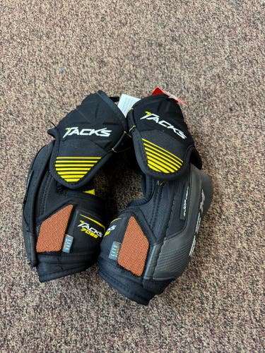 Senior Large CCM Tacks 7092 Elbow Pads (New)