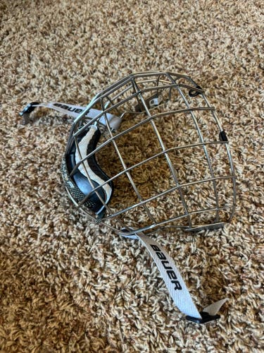 Medium Bauer True Vision Full Cage (Used)