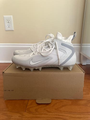 White Men's Size M 12.0 (W 13.0) Adult Nike Cleats (New)