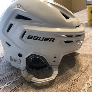 Medium Bauer Re-Akt 150 Helmet  (Used)