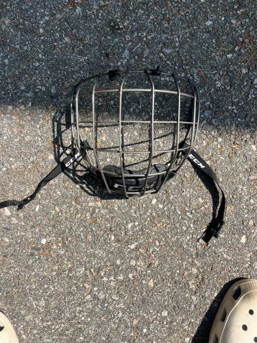 Medium CCM FM680 Full Cage (Used, Like New)