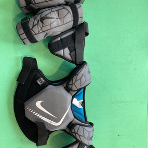 Medium Youth Nike Vapor LT Shoulder Pads (Used)