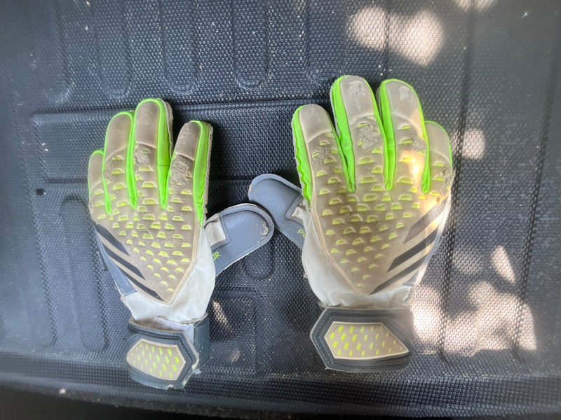 Adidas Predator Goalkeeper Gloves Size 6 Soccer/GK Gloves