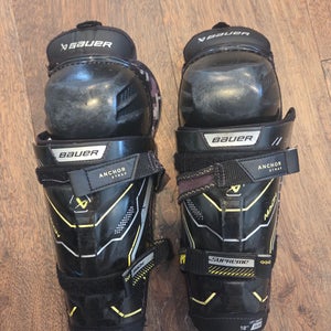 Junior Bauer Supreme Mach 10" Shin Pads