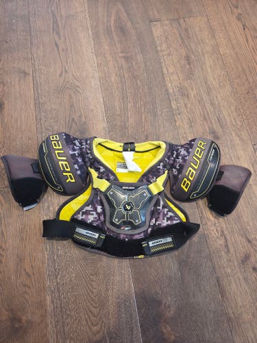 Youth Large Bauer Supreme Mach Shoulder Pads (Used)