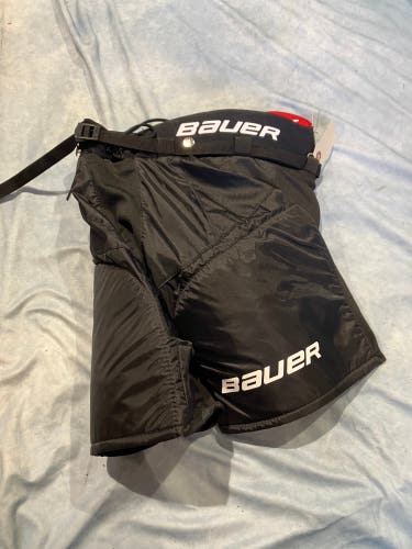 Black Junior Medium Bauer Lil Sport Hockey Pants (Used)
