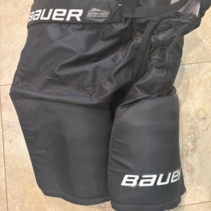 Men's Intermediate Large Bauer Supreme Matrix Hockey Pants (Used, Like New)