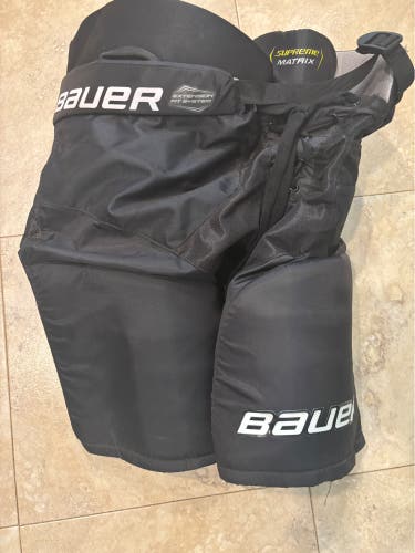 Men's Intermediate Large Bauer Supreme Matrix Hockey Pants (Used, Like New)