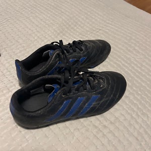 Unisex 4Y (Big Kids / Youth) Adidas Cleats (Used)
