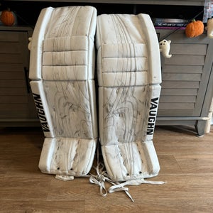 35" 2017 Vaughn V Elite Goalie Leg Pads (Used)