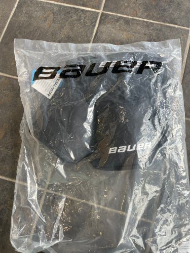 Black Youth Medium Bauer Lil Sport Hockey Pants (Used)