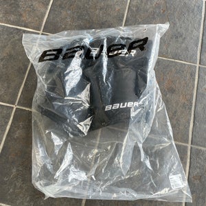 Black Youth Medium Bauer Lil Sport Hockey Pants (Used)