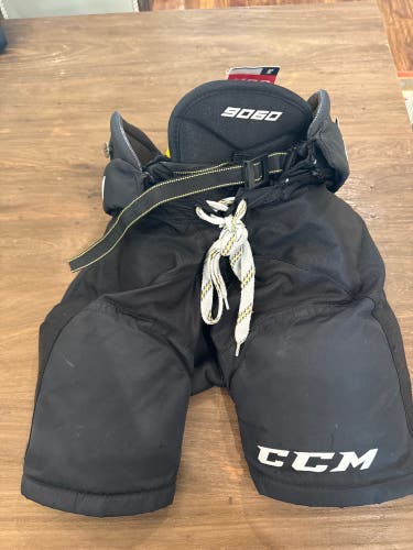 Men's Junior Small CCM Tacks 9060 Hockey Pants (Used)
