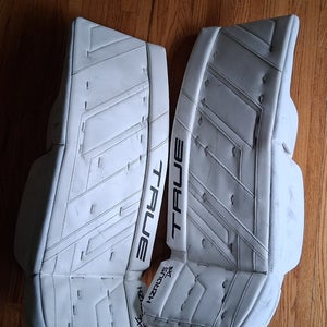 31+1" Intermediate hockey Goalie Full Set (Used): TRUE HZRDUS 7X4 PADS and Bauer gloves