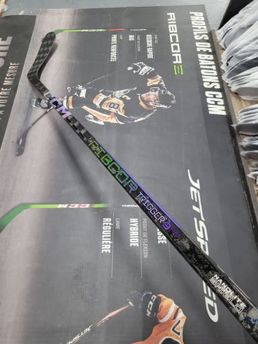 P29 | 90 Flex NEW! Senior CCM RibCor Trigger 9 Pro Right Handed Hockey Stick P29 Pro Stock