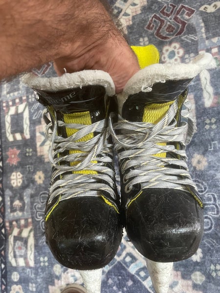 Bauer Supreme S25 Hockey Skates Size 3 (Used)